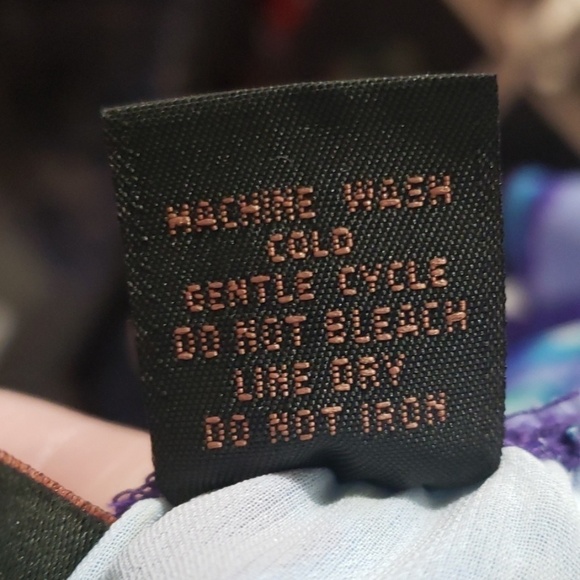 SERE NADE Womens Accordion Pleated Blouse - Picture 5 of 7